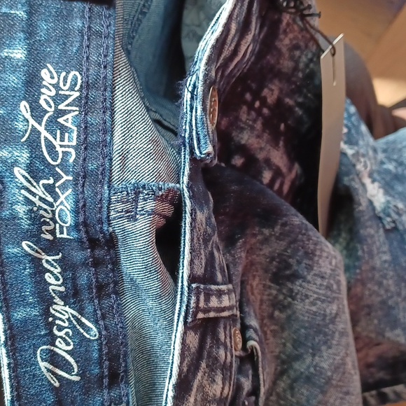 Foxy Jeans "Push Up" Acid Wash Capri Pants NEW- Sz. 26 - Picture 10 of 12